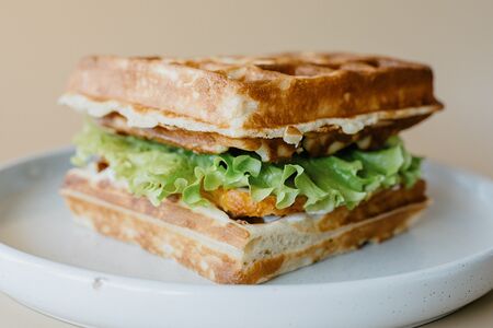 Брюссельский тост с красной рыбой