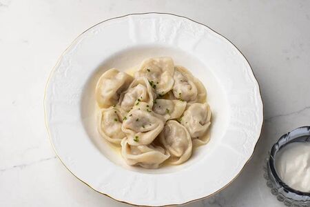 Пельмени со сметаной