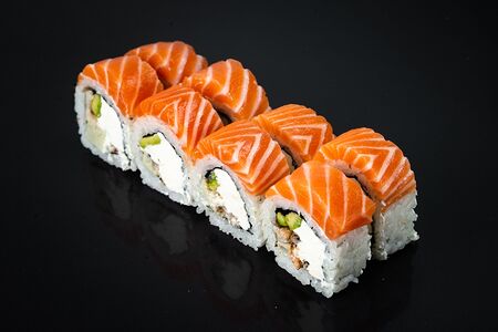 Филадельфия с угрём, сыром, авокадо