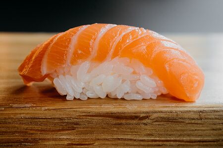 Суши Лосось