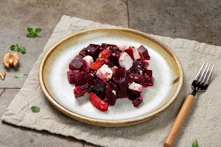 Салат с печеной свеклой