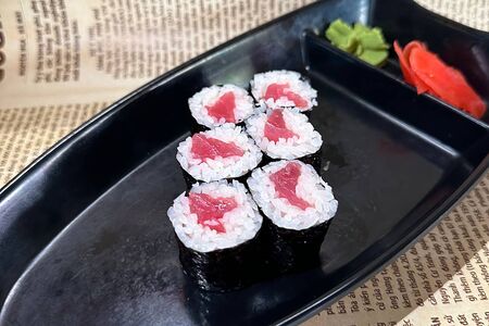 Ролл с тунцом