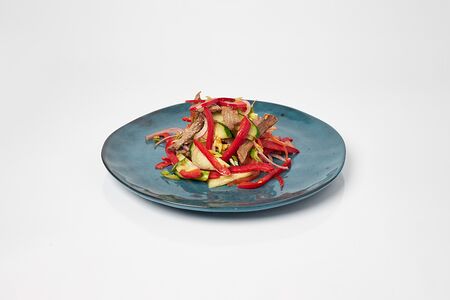 Салат С говядиной