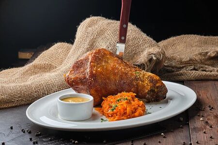 Рулька от Бюргер Хаус