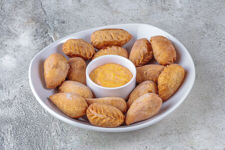 Жареные курзе с мясом со спайси-соусом