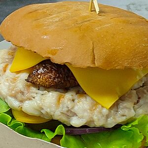 Бургер с рубленым куриным мясом 