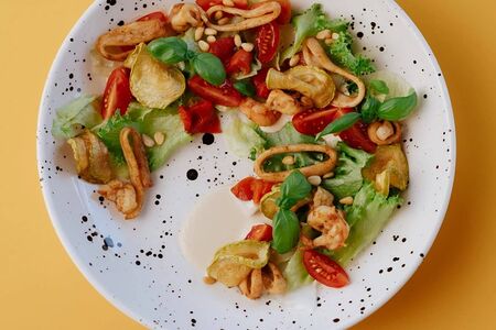 Салат с морепродуктами