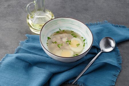 Куриный бульон с гренками