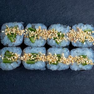 Тонкий ролл с огурцом