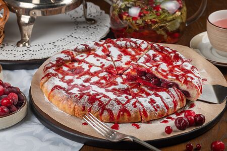 Пирог с лесными ягодами