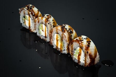 В угре с огурцом и унаги