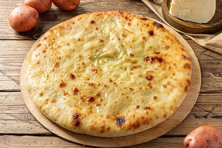 Осетинский пирог с картошкой и осетинским сыром