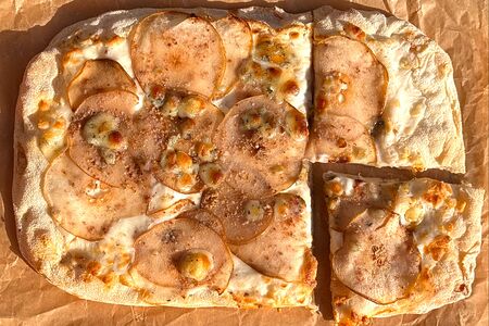 Пицца Zotman Груша и горгонзола