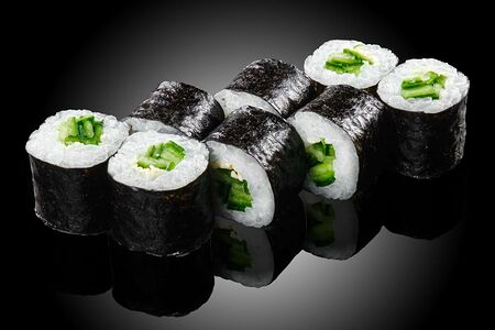 Ролл с огурцом