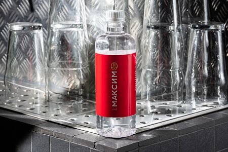 Вода Максим негазированная