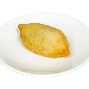 Жареный пирожок с картошкой