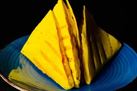 Кесадилья с куриной грудкой 