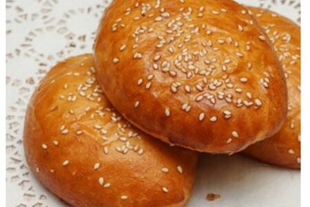 Пирожок с курагой