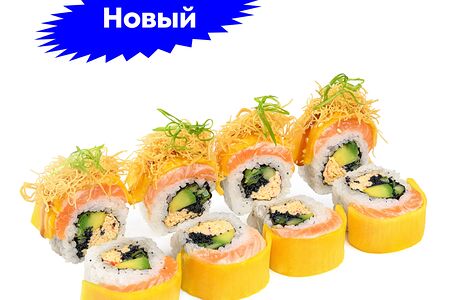 Опаленный лосось, снежный краб, авокадо и соус пряный манго