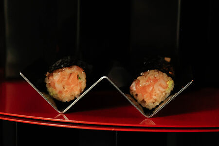 Хэнд-ролл с лососем