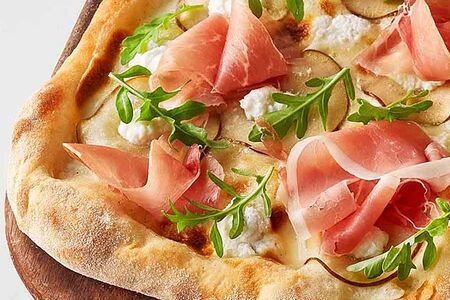 Пицца Парма с грушей