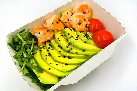 Салат-коктейль с креветкой и авокадо