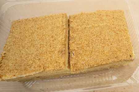 Торт медовик (кусок)