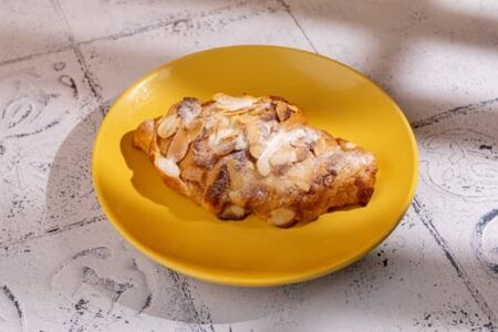 Круассан миндальный