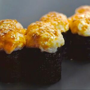 Запеченный ролл с угрем