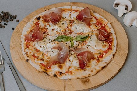 Пицца с Мортаделлой 