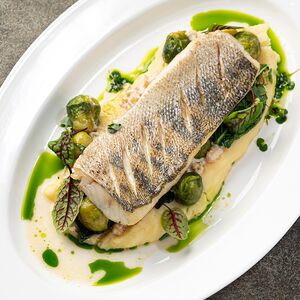 Запеченный судак с брюссельской капустой