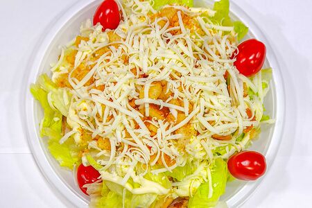 Салат Цезарь с курицей