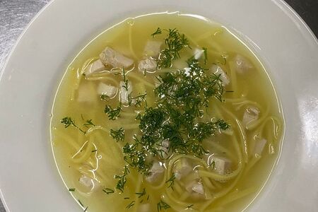 Бульон куриный с лапшой