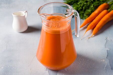 Свежевыжатый морковный сок
