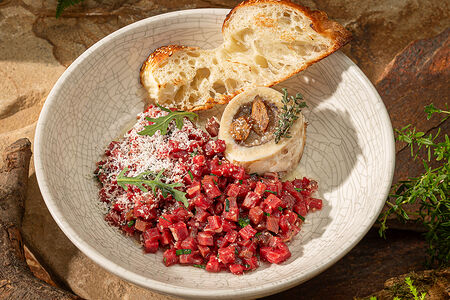 Мозговая косточка с тартаром из говядины