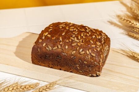 Хлеб ржано-пшеничный с семечками
