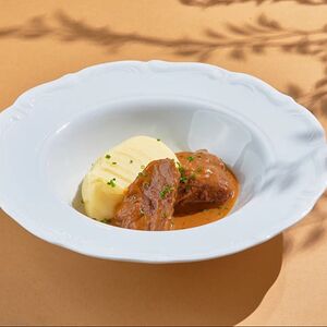 Говяжьи щечки с картофельным пюре