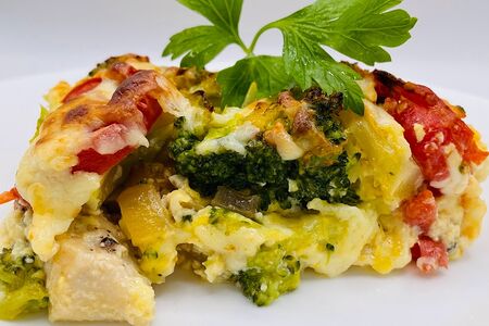 Запеканка из цыпленка с брокколи