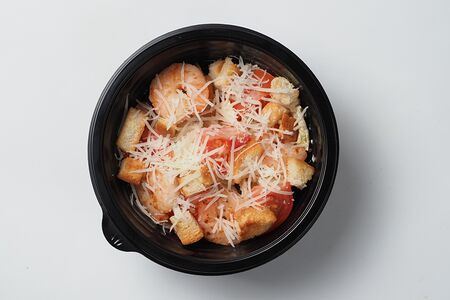 Салат Цезарь с жареной креветкой