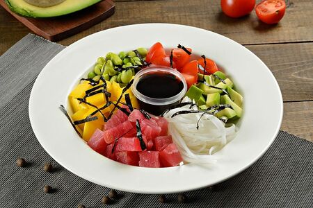 Поке с тунцом