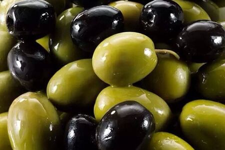 Маслины и оливки