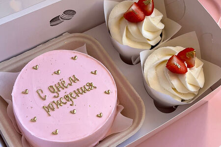 Набор Бенто-торт и 2 капкейка