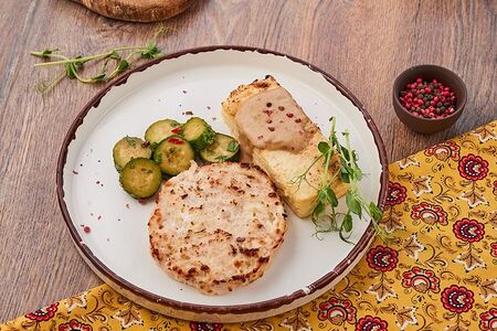 Бифштекс из курицы с гратеном