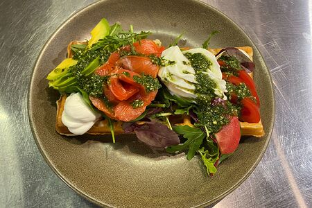 Вафля с лососем