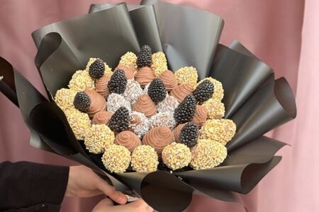 Букет из клубники в шоколаде Black panther