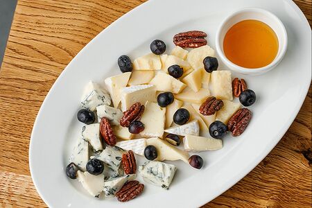 Сырная тарелка