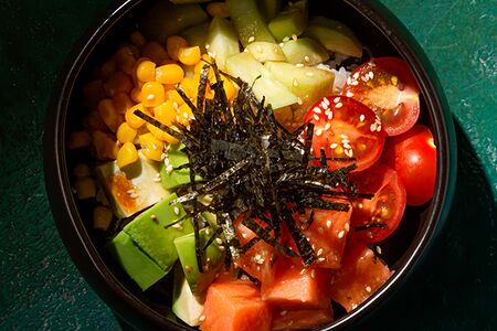 Поке лосось