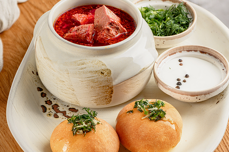 Борщ с пампушками