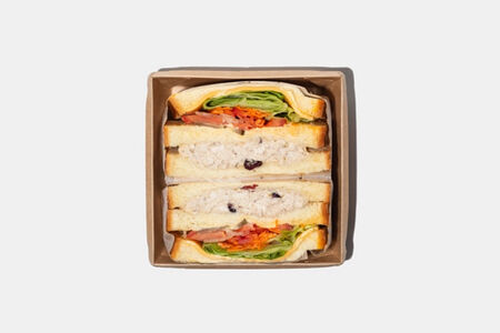 Японский сэндвич сандо с курицей