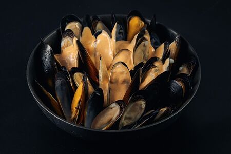 Мидии в соусе том ям